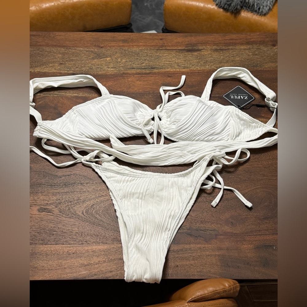 Zaful White Textured Bikini Set- Size M - NWT